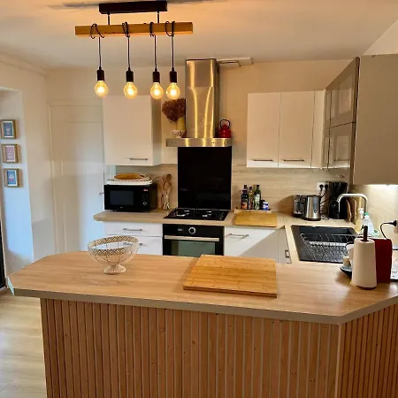 Maison En Pierre Avec Jardin Et Piscine Privee 8 Personnes