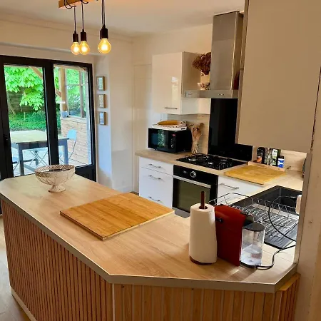 Maison En Pierre Avec Jardin Et Piscine Privee 8 Personnes Nyaraló
