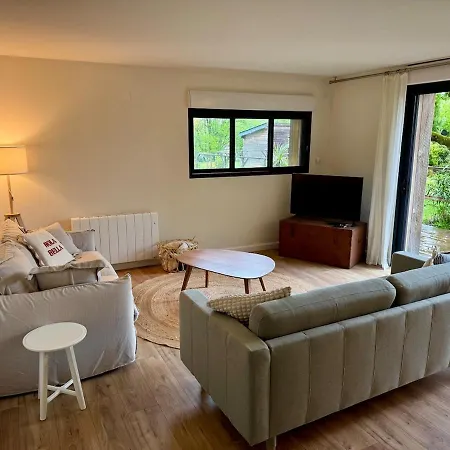Maison En Pierre Avec Jardin Et Piscine Privee 8 Personnes Nyaraló *