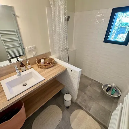 Nyaraló Maison En Pierre Avec Jardin Et Piscine Privee 8 Personnes *